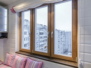 Трехстворчатое окно 1750*1370 мм с поворотной створкой  из немецкого профиля VEKA (Века)